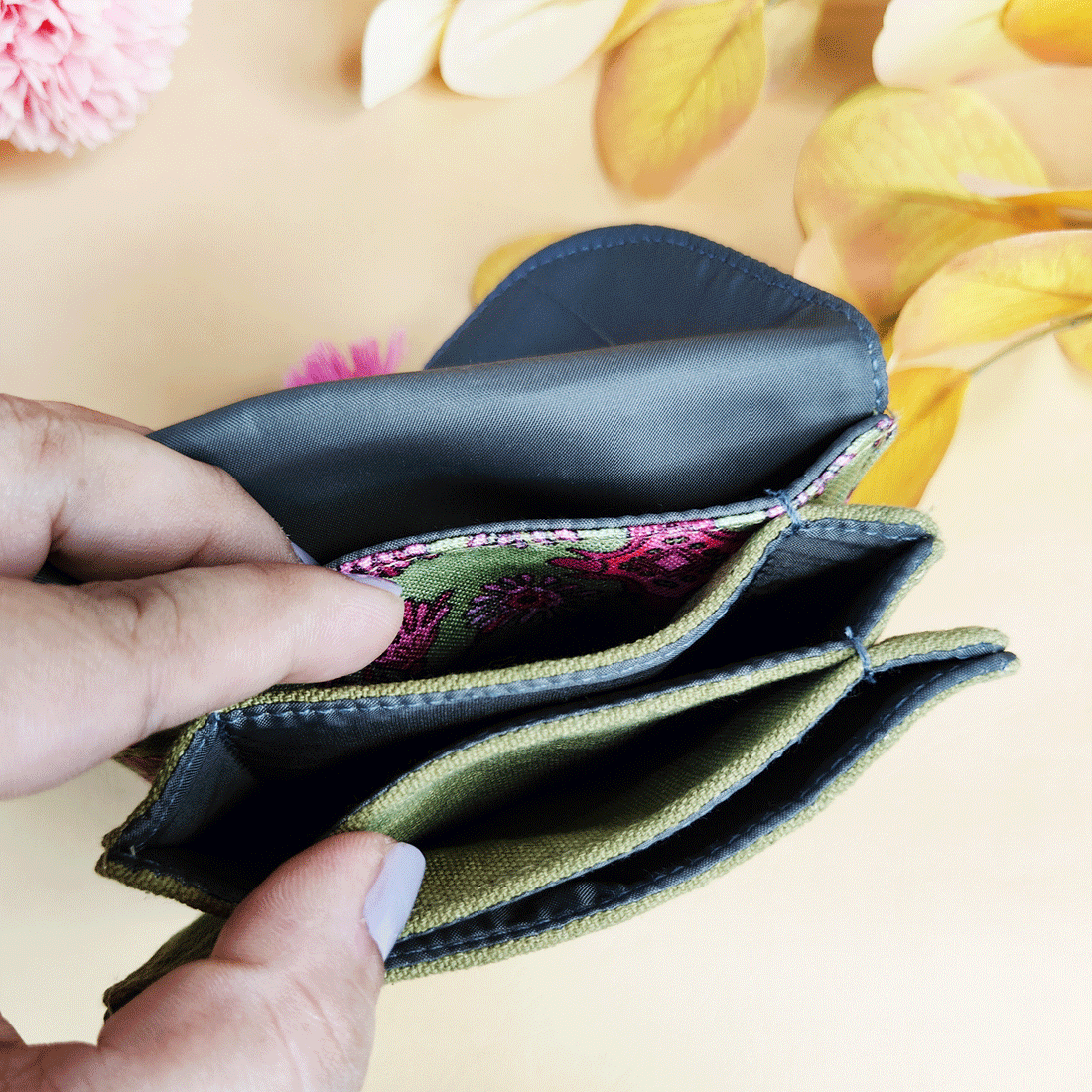 5 COMPARTMENT MINI WALLET-GREEN PINK TILE