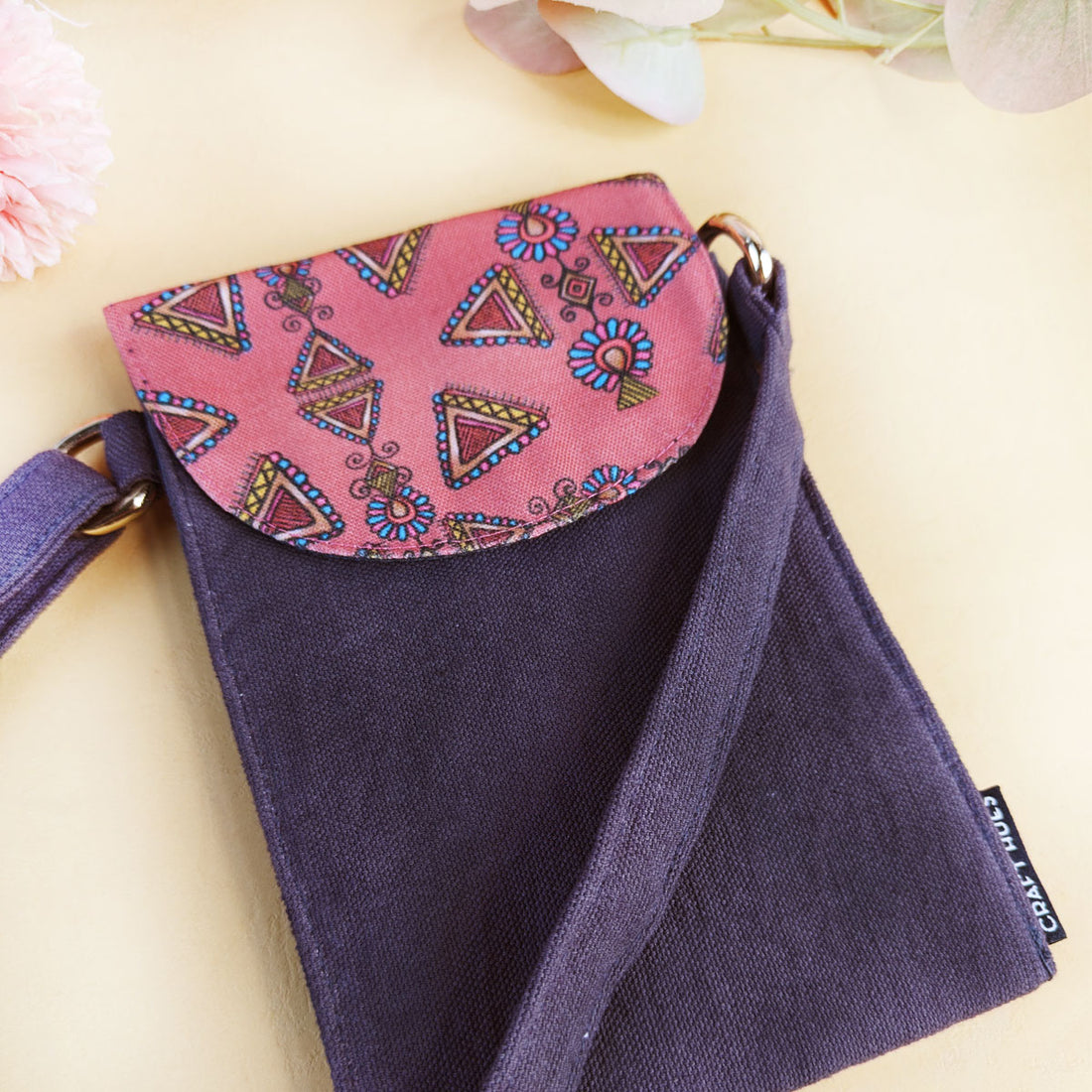 5 Pocket Sling-Maroon Triangle Godna Art