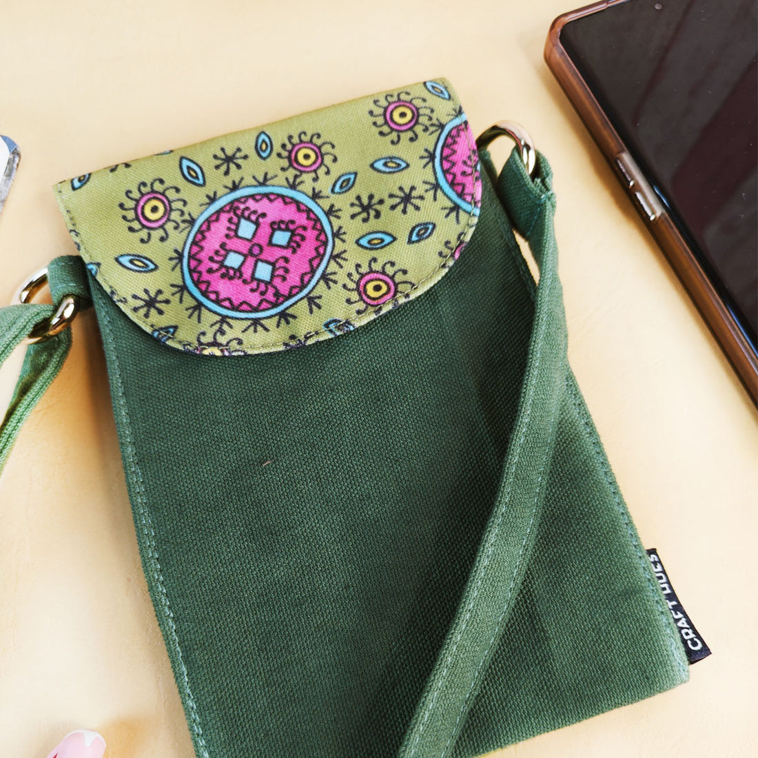 5 Pocket Sling-Green-Pink Godna Art