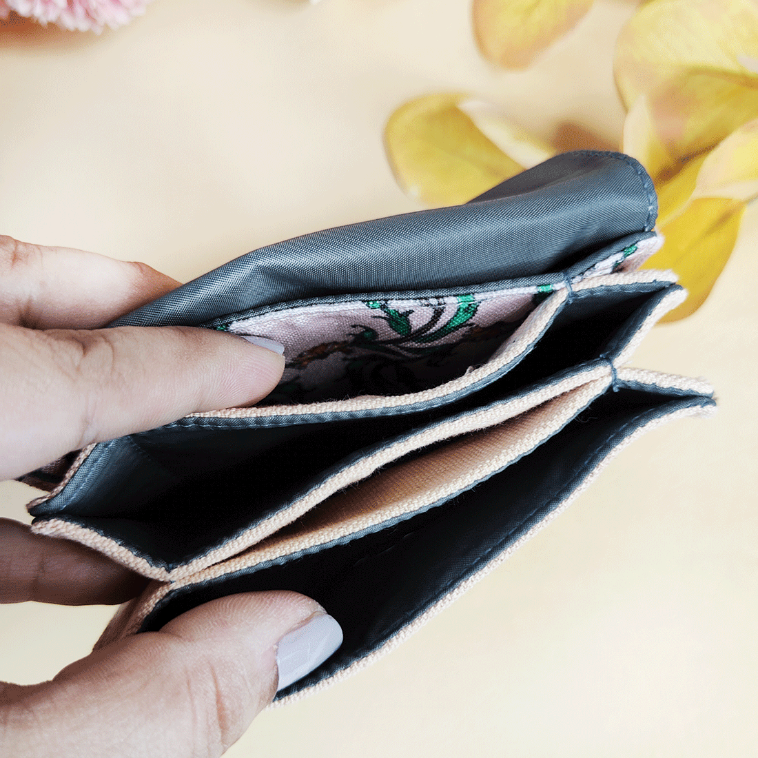 5 COMPARTMENT MINI WALLET-PEACH PERSIAN GARDEN