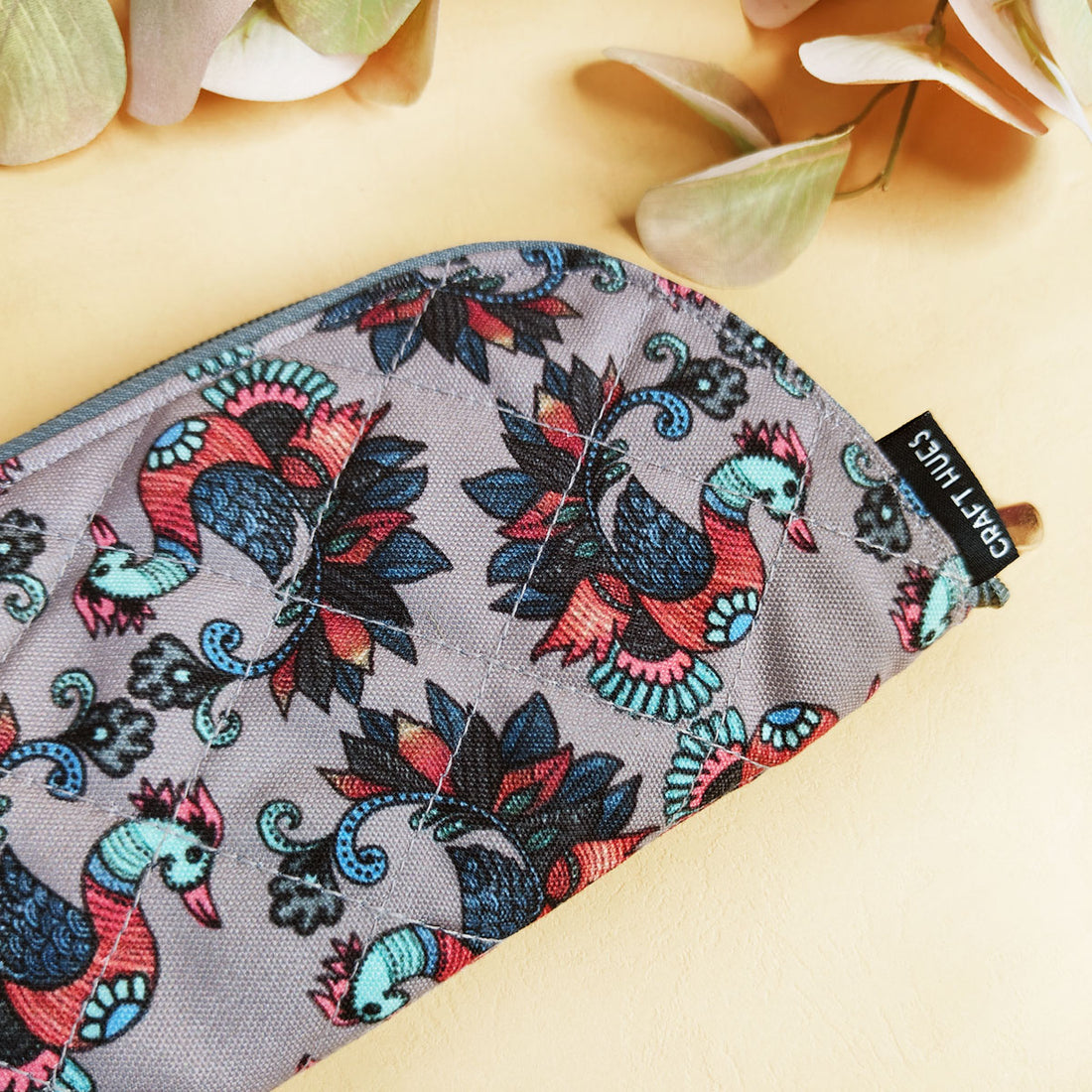 Curve Quilted Wallet- Gond Grey Bird