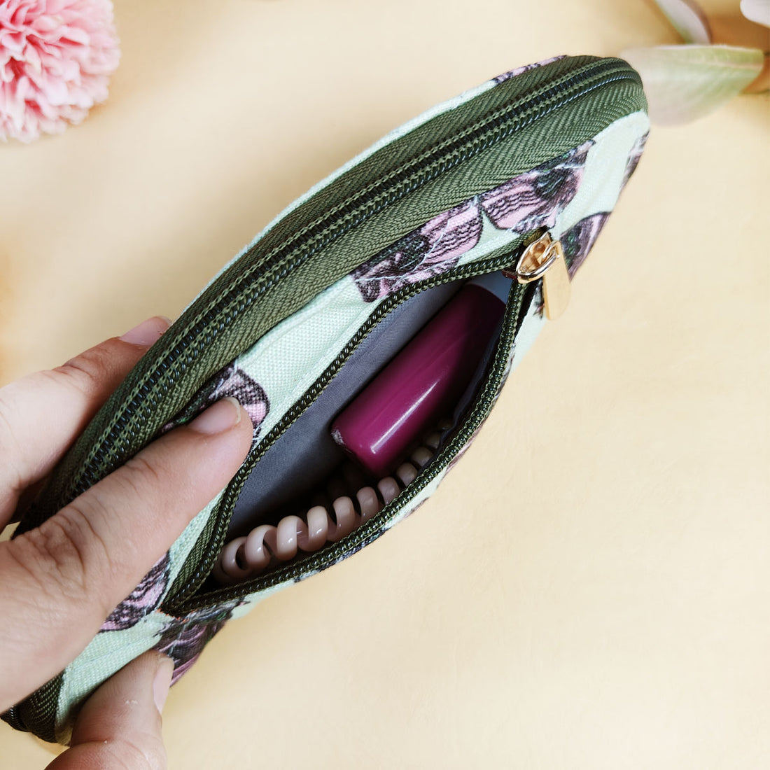 Curve Quilted Wallet- Gond Pink Fish