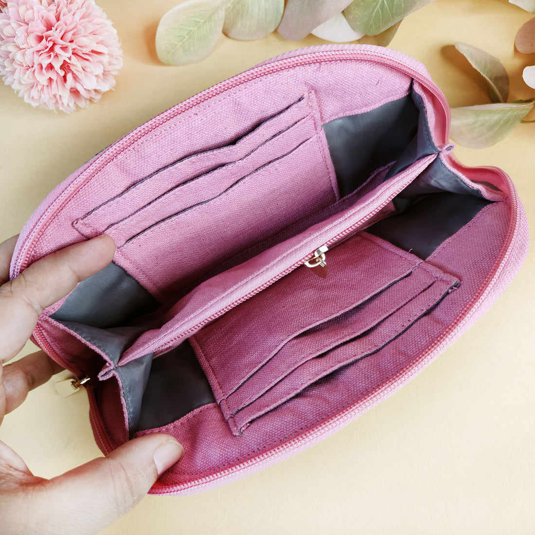 Curve Quilted Wallet- Gond Pink Parrot