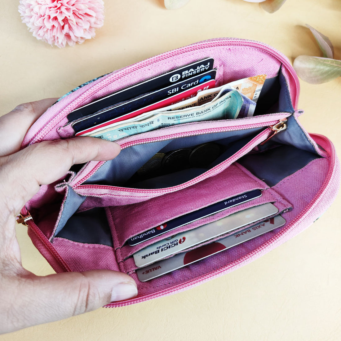 Curve Quilted Wallet- Gond Pink Parrot