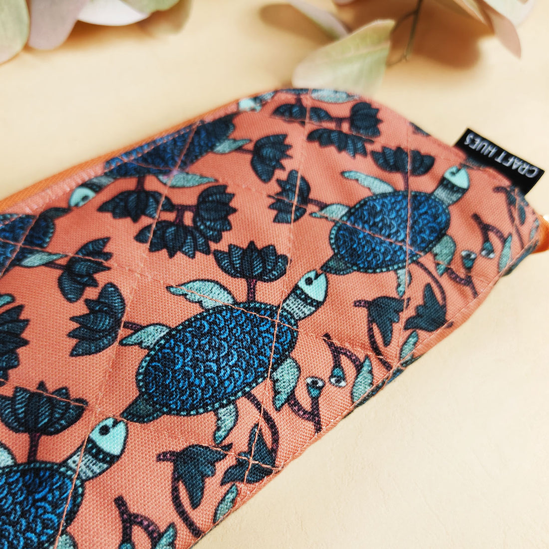 Curve Quilted Wallet- Gond Teal Turtle