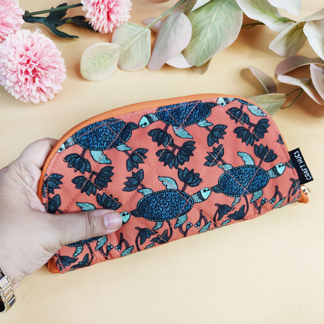 Curve Quilted Wallet- Gond Teal Turtle