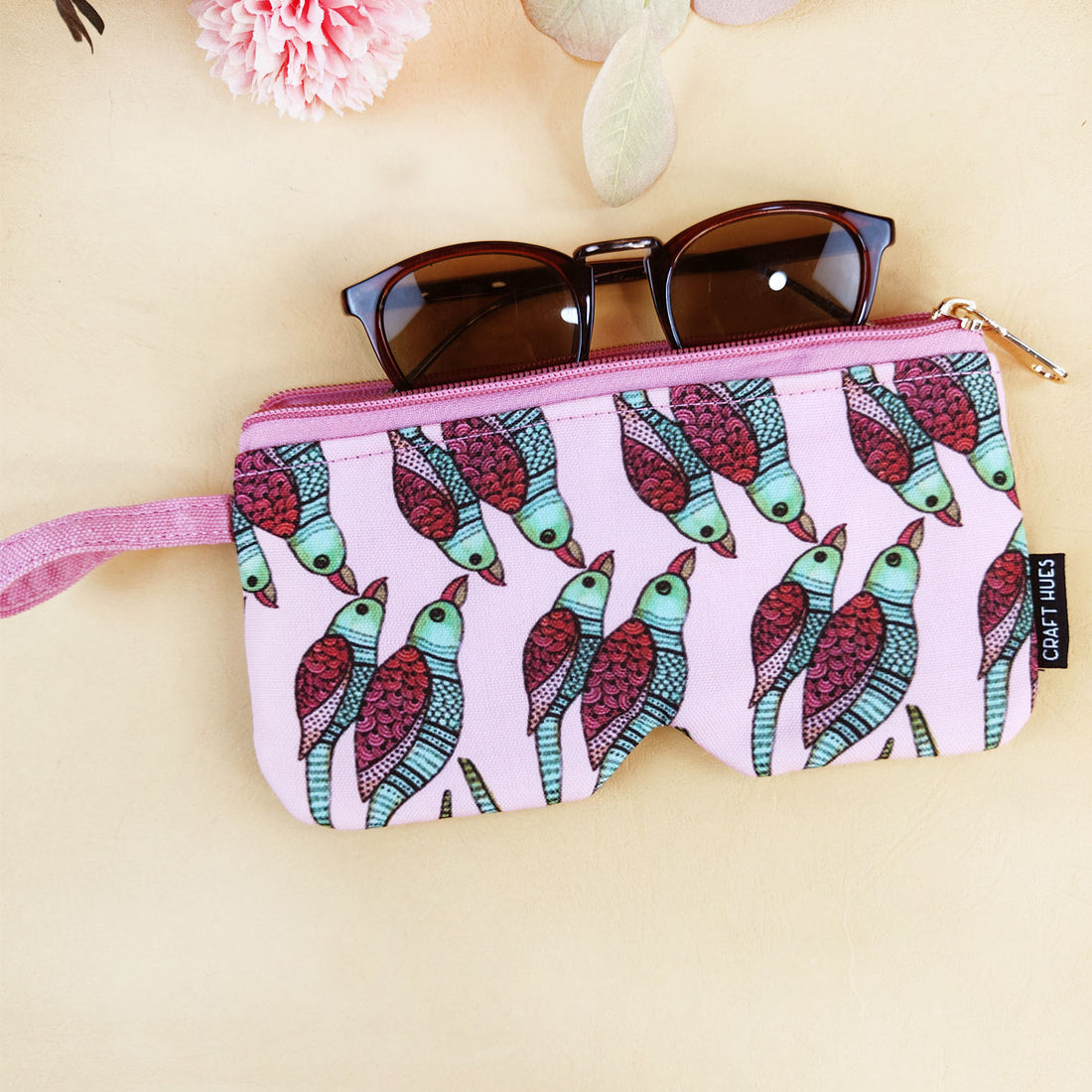 EyewearSunglass Case-Gond Pink Parrot