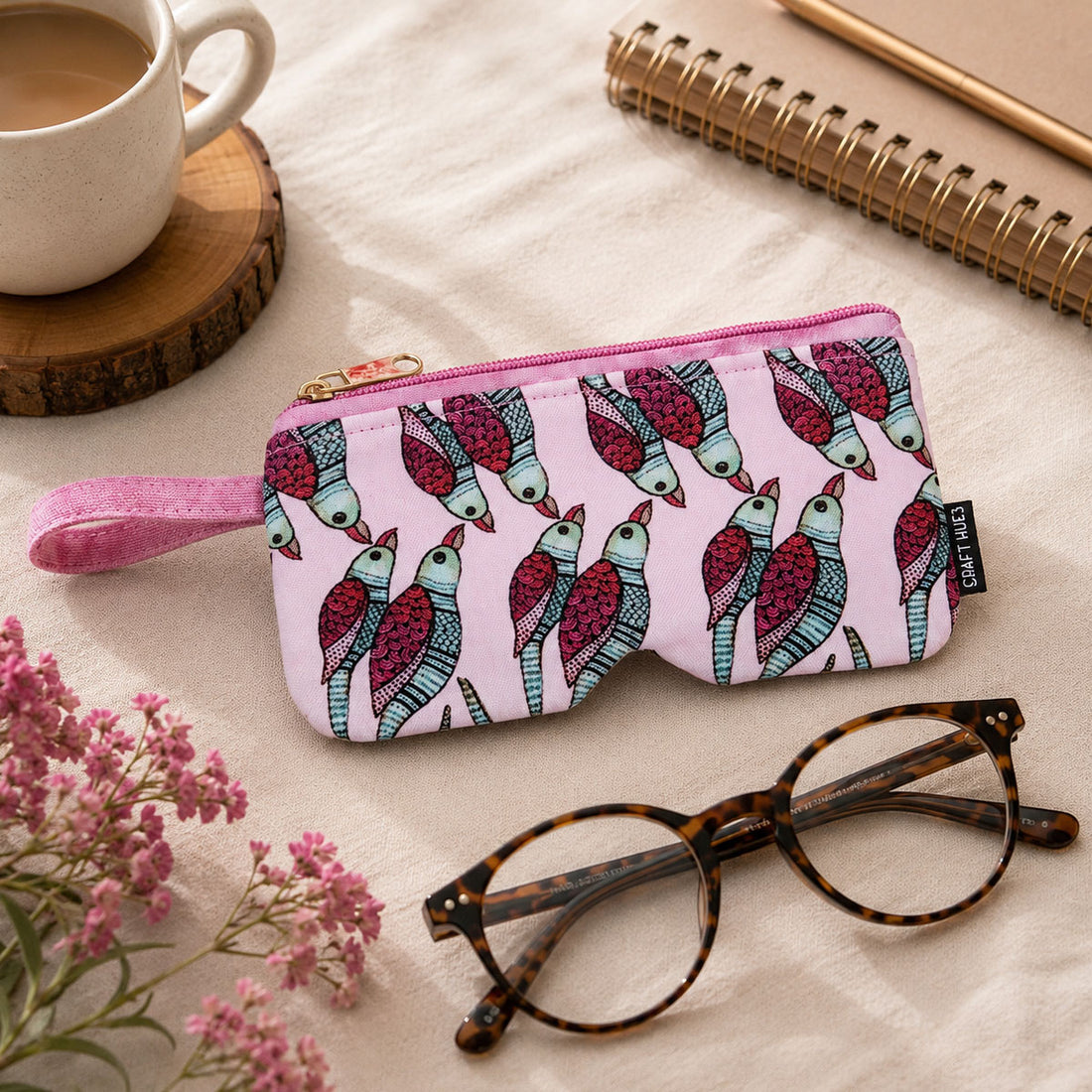 EyewearSunglass Case-Gond Pink Parrot
