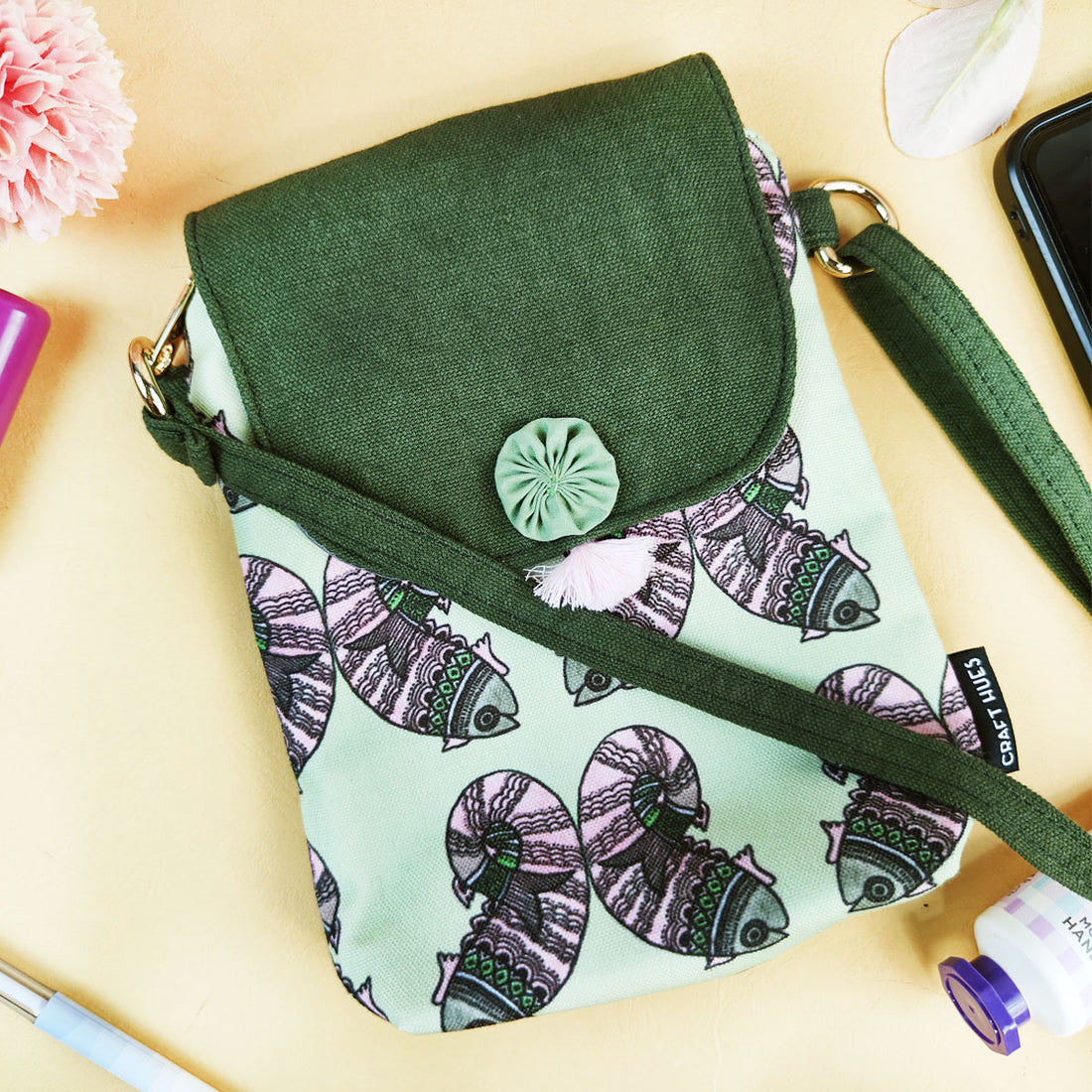 Flap Mobile Sling- Gond Green Fish